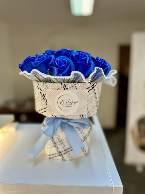 Buchet Love in Bloom-navy