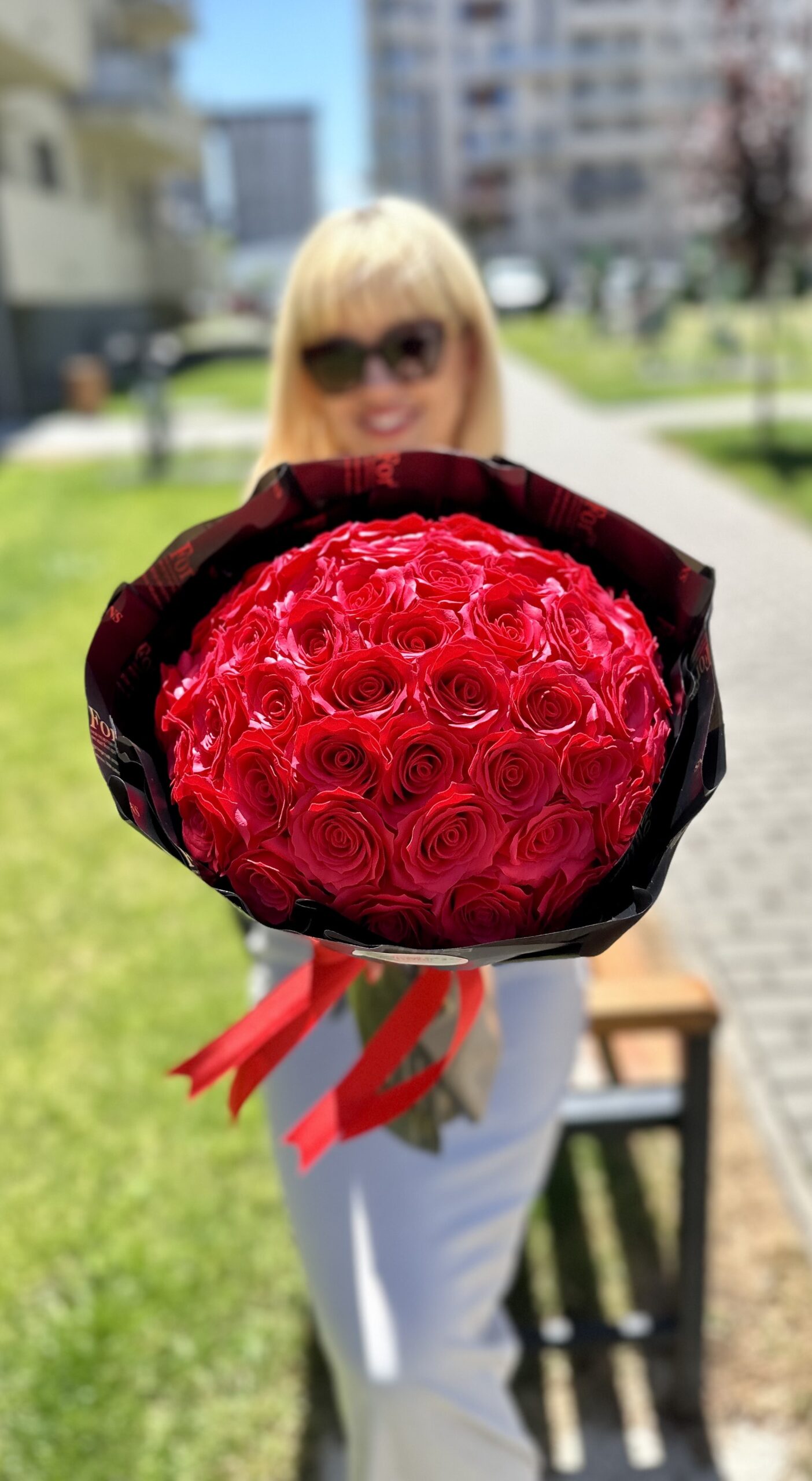 Buchet Sunkissed Petals - imagine 4
