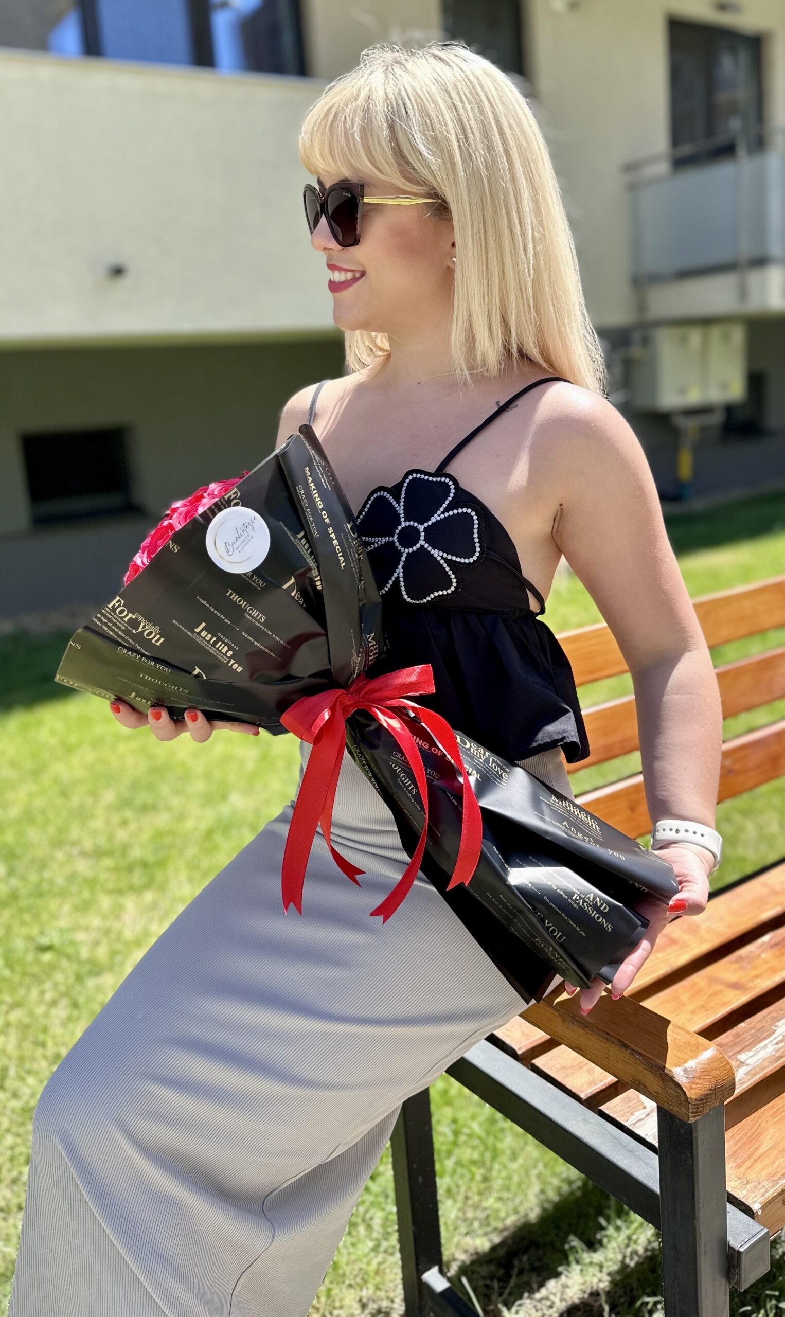 Buchet Sunkissed Petals - imagine 7