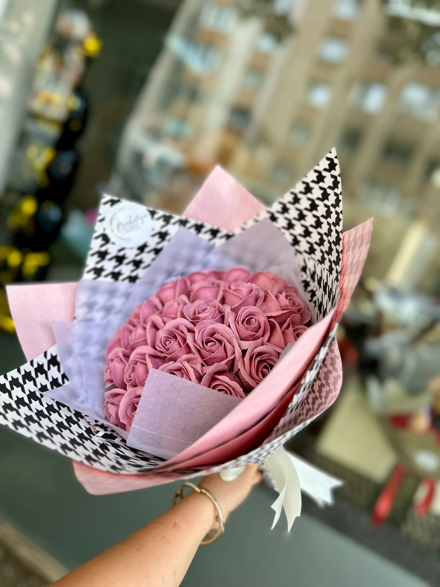Buchet Breakfast at Tiffany's - imagine 3